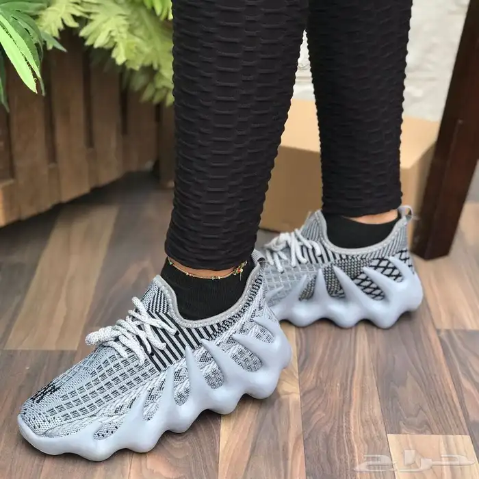 شوزات وشماغ عالية الجوده 73