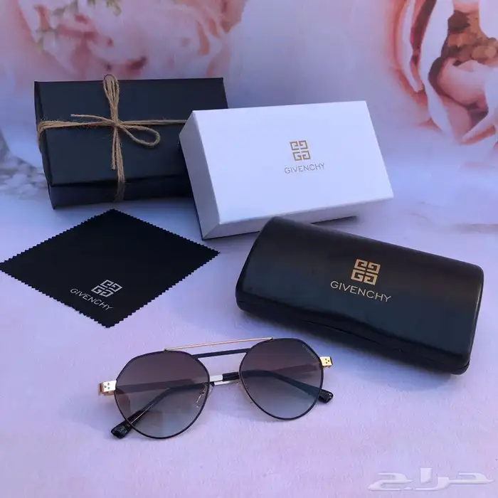 شوزات وشماغ عالية الجوده 88