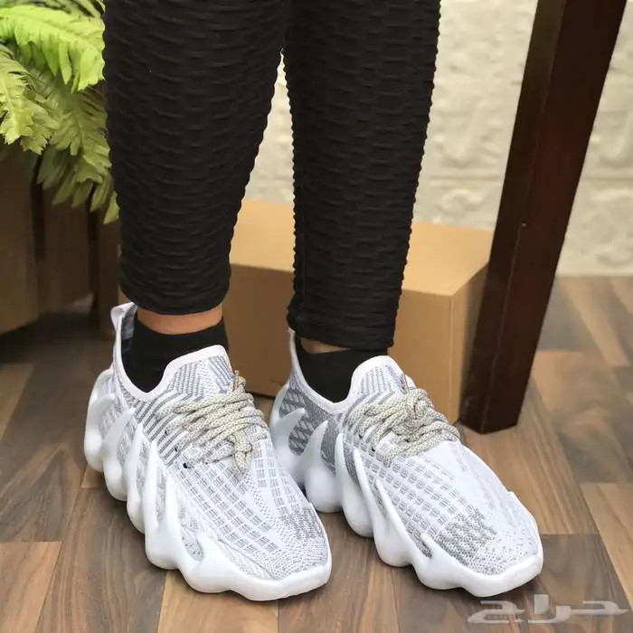 شوزات وشماغ عالية الجوده 72