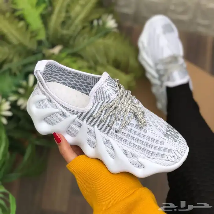 شوزات وشماغ عالية الجوده 67