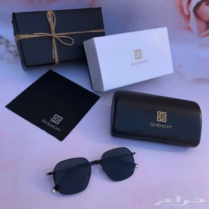 شوزات وشماغ عالية الجوده 89