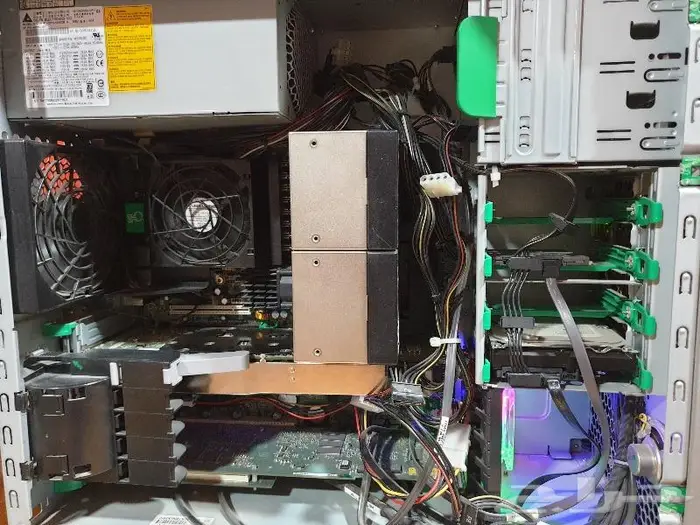 جهاز كمبيوتر مونتاج HP مع الشاشه 6