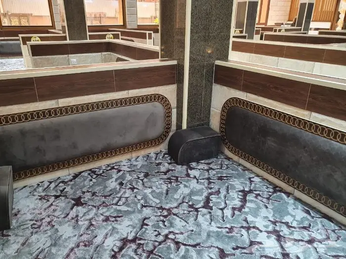 تصنيع طاولات وجلسات مطاعم وأبواب خشبية مع ديكورات وحفر cnc 18