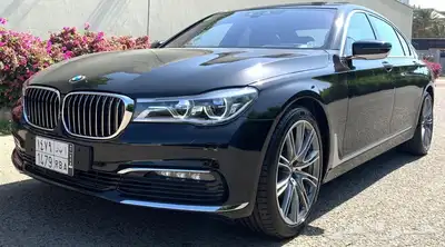 بي ام دبليو730موديل2019ممشي28ألف كيلو فقط4سلندر ضمان الوكيل 6