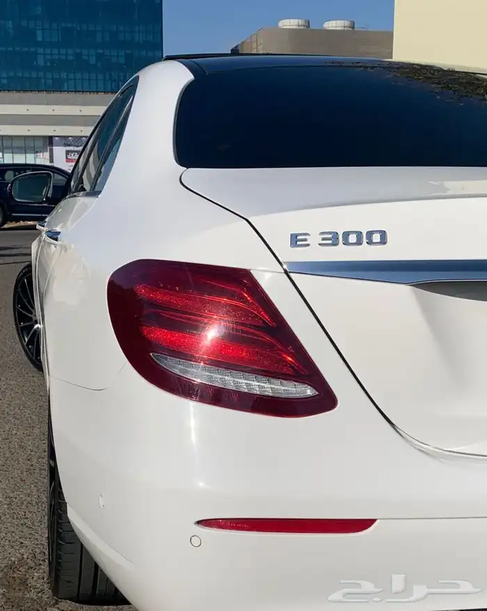 مرسيدس E300بحاله الوكاله بدون حوادث او رش 12