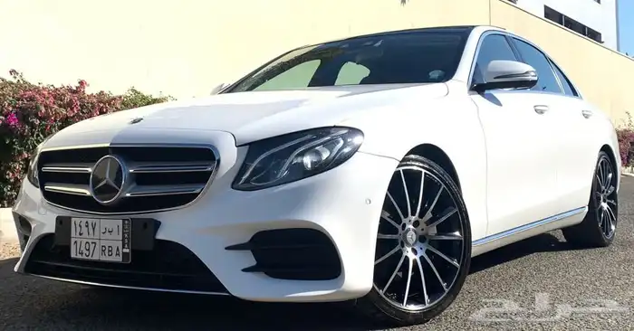 مرسيدس E300بحاله الوكاله بدون حوادث او رش 3