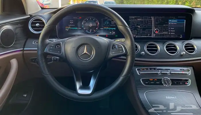 مرسيدس E300بحاله الوكاله بدون حوادث او رش 30