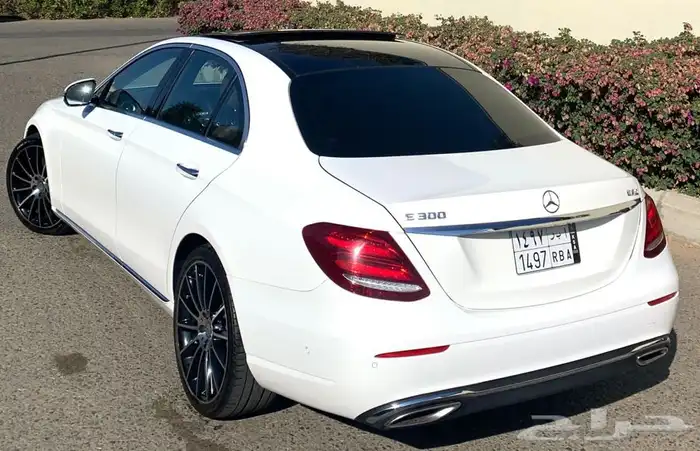 مرسيدس E300بحاله الوكاله بدون حوادث او رش 10