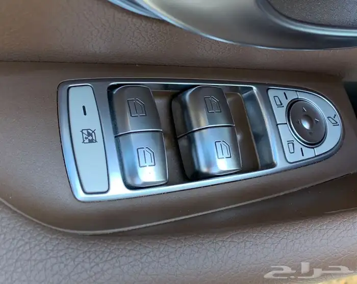 مرسيدس E300بحاله الوكاله بدون حوادث او رش 31