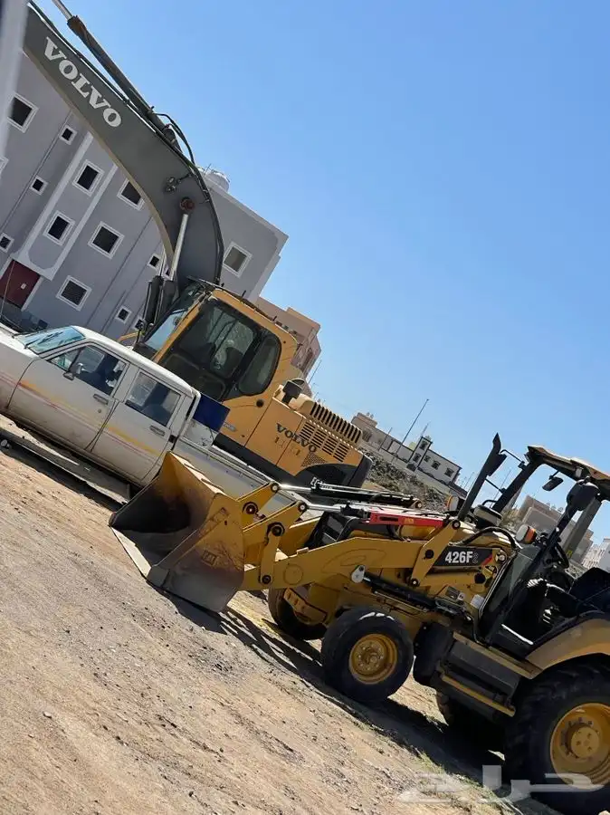 معدات للايجار بوكلين عرجا وتوريد دفان قلاب سكس 0