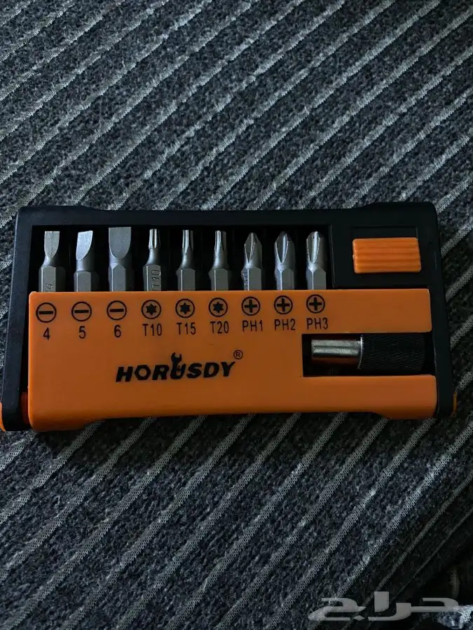 طقم مفكات مع مفك براغي 0