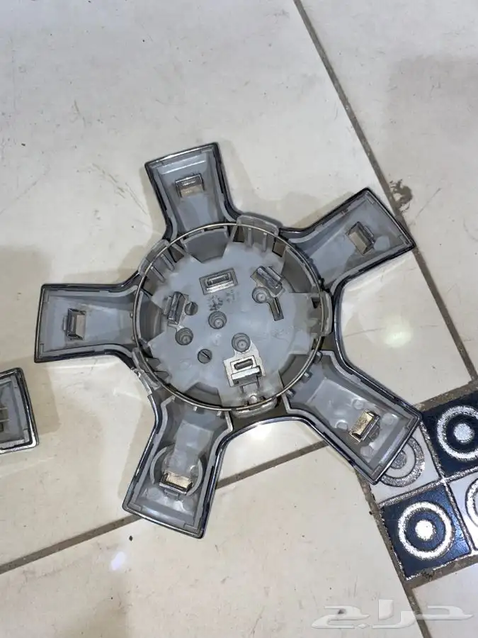 طيس لكزس وكاله من  موديل 2016-2020توصيل لانحنا المملك 2