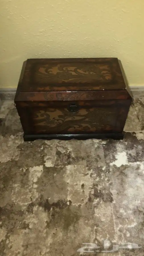 صندوق سجادات نظيف وجديد 2