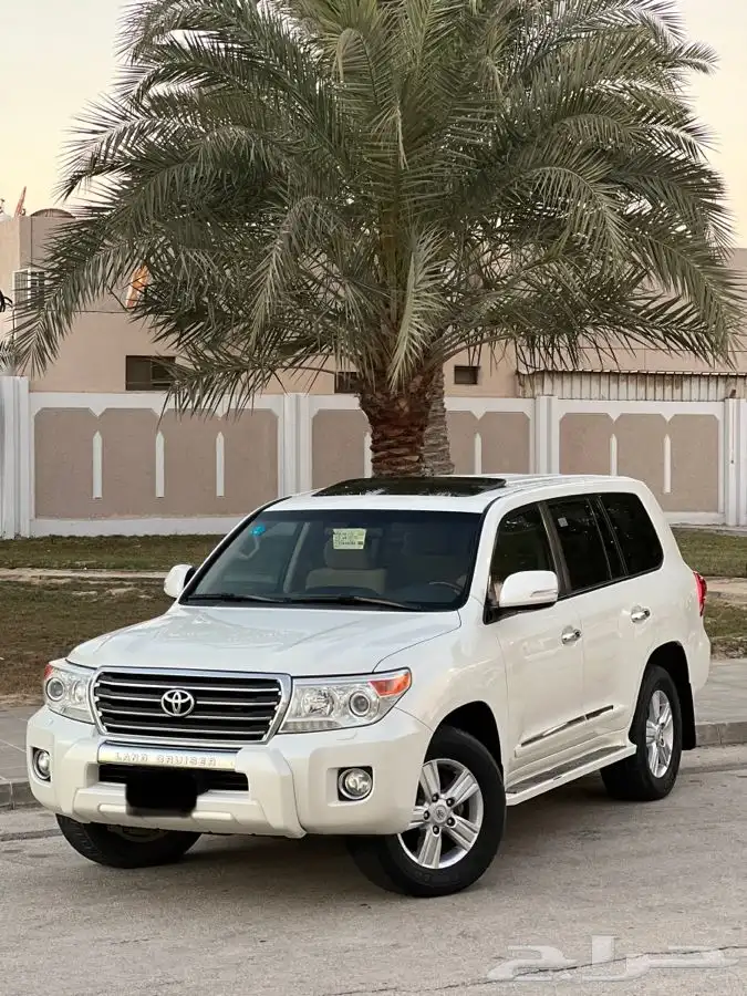 لاندكروزر GXR 2014(مخزن) ممشى 89 الف فل كامل(( تم البيع )) 11