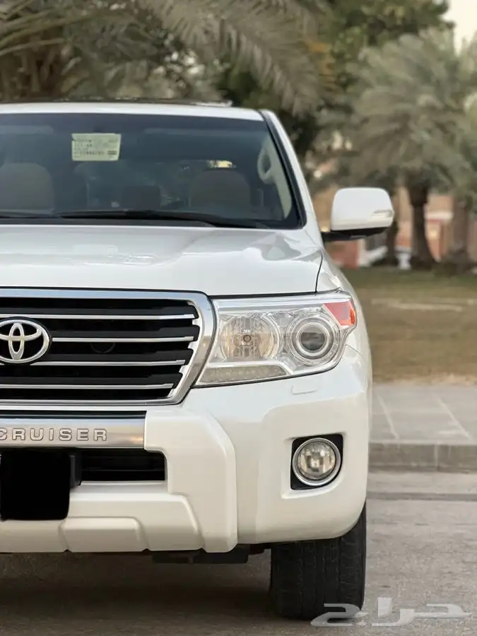 لاندكروزر GXR 2014(مخزن) ممشى 89 الف فل كامل(( تم البيع )) 2