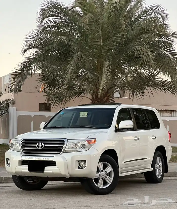 لاندكروزر GXR 2014(مخزن) ممشى 89 الف فل كامل(( تم البيع )) 1