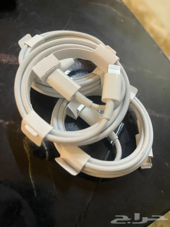 كابل الايفون 14 و15 برو الشحن السريع من الكرتونه 2