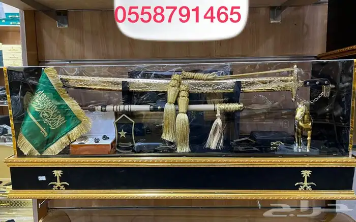 هدايا رجالية دروع تخرج سيوف بشوت جنبية عطورات 6