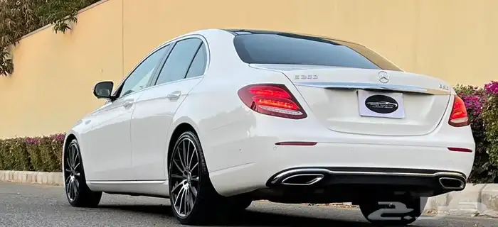 مرسيدسE300بحاله الوكاله4سلندر بدون حوادث(مباع) 17