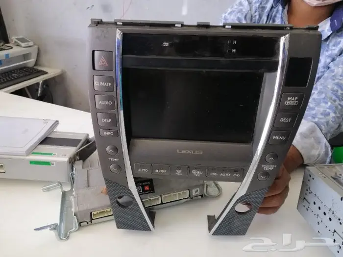 صيانه وإصلاح شاشات لكزس Lexus سماعات ومضخمات وكل السيارات 0