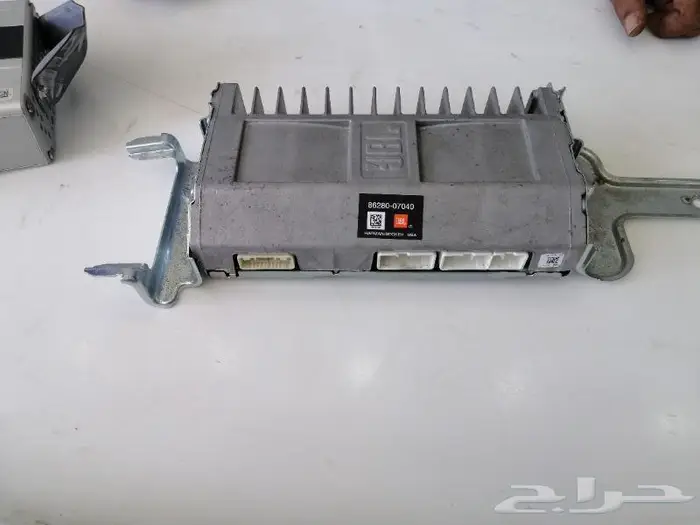 صيانه وإصلاح شاشات لكزس Lexus سماعات ومضخمات وكل السيارات 12