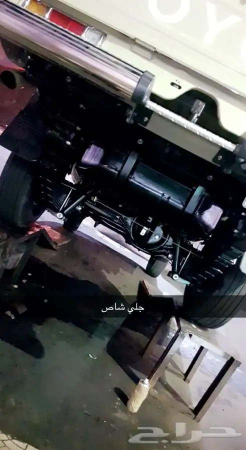 جلي ورش وتنظيف بطن السياره وازاله الصدا 3