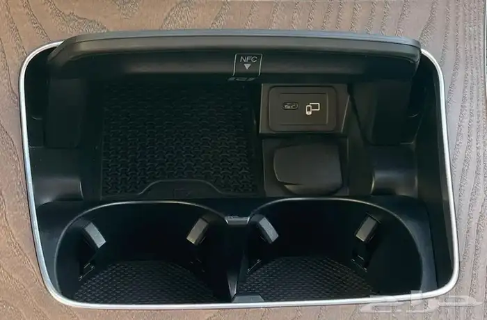 مرسيدسE200موديل2021ممشي11ألف علي الضمان 31