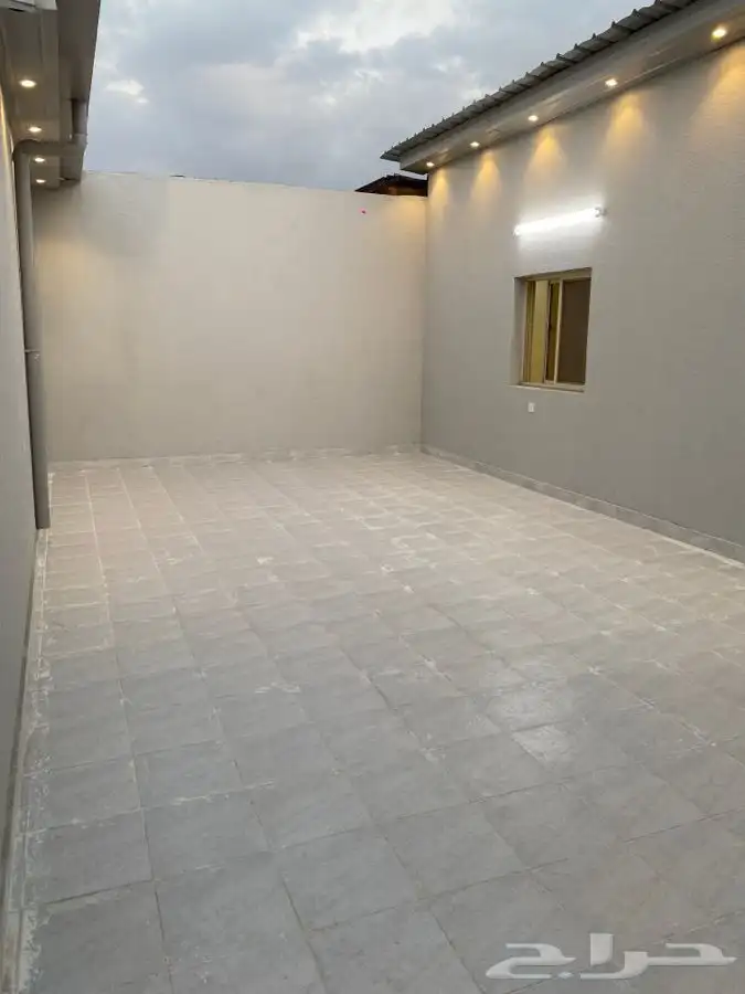 استراحة الوجية لتئجير شباب شهري حوش ودوراة مياه مطبخ غرفة 4