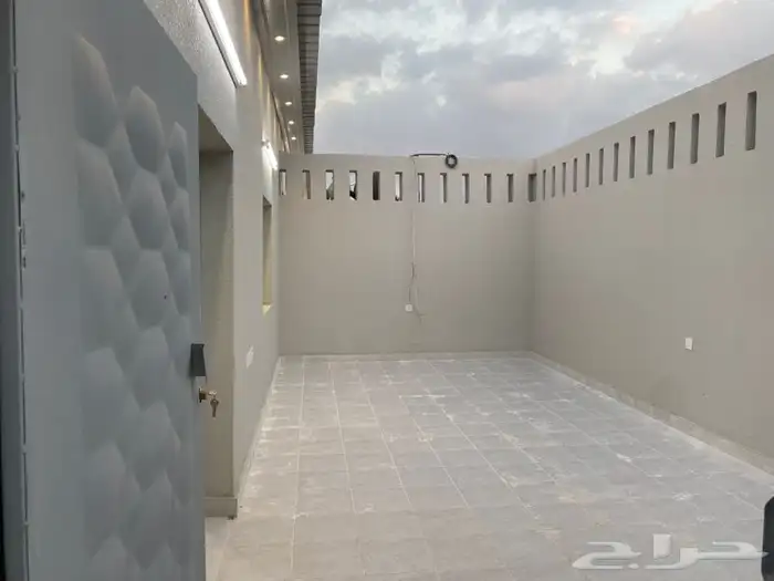 استراحة الوجية لتئجير شباب شهري حوش ودوراة مياه مطبخ غرفة 9