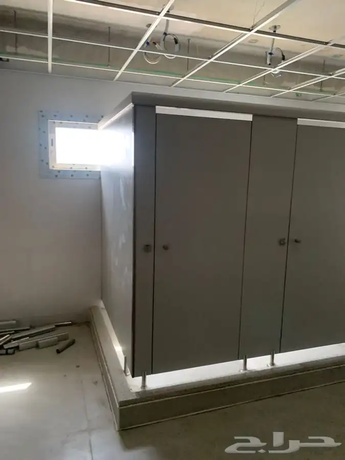 قواطع حمامات الفينوليك 12