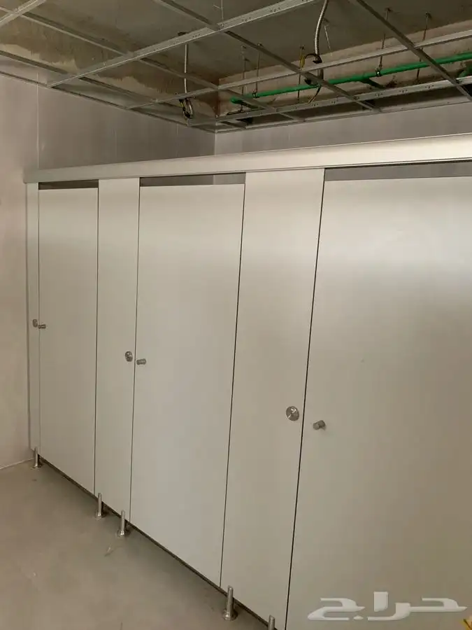 قواطع حمامات الفينوليك 13