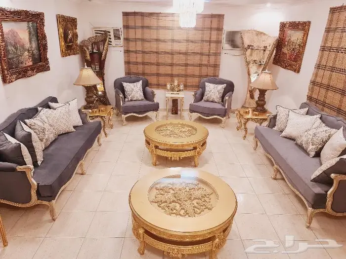 دلع منزلك بأجمل اطقم الكنب الكلاسيكية الملكية 0