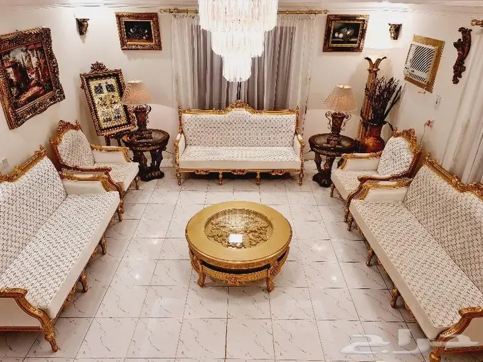 دلع منزلك بأجمل اطقم الكنب الكلاسيكية الملكية 13