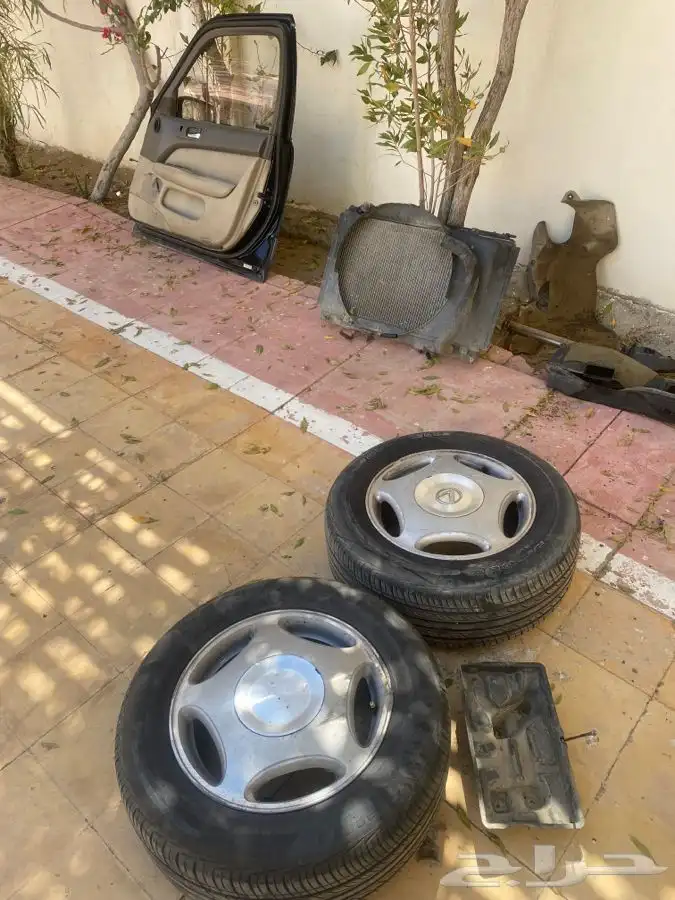 قطع غيار لكزس 400 LS 9