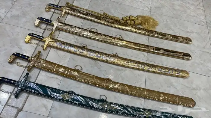  هدايا دروع السيوف بشوت   ملازم تخرج من كلية سيف  جملة 27