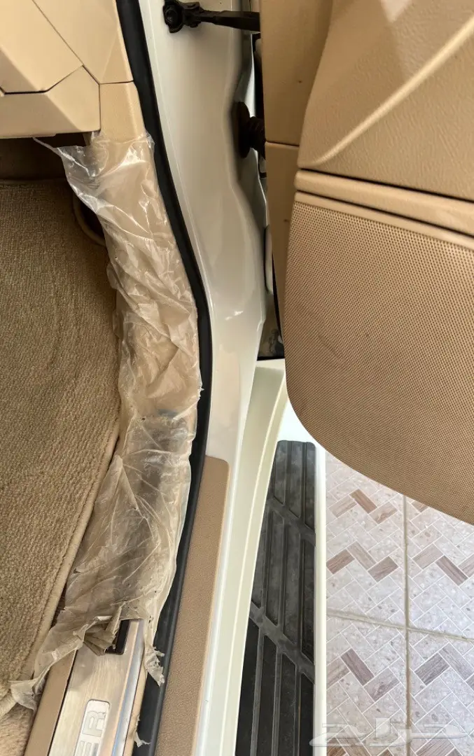 (تم البيع)جيب لاندكرور 2012 مخزن 62