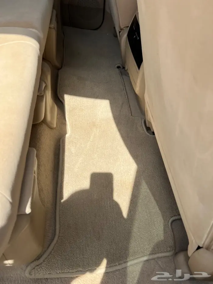 (تم البيع)جيب لاندكرور 2012 مخزن 42