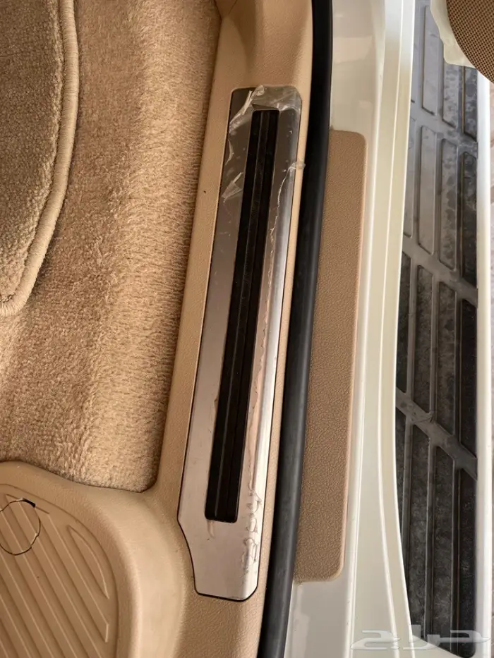 (تم البيع)جيب لاندكرور 2012 مخزن 61