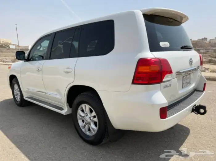 (تم البيع)جيب لاندكرور 2012 مخزن 2