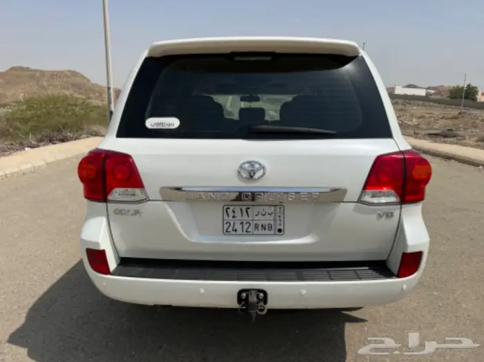 (تم البيع)جيب لاندكرور 2012 مخزن 6