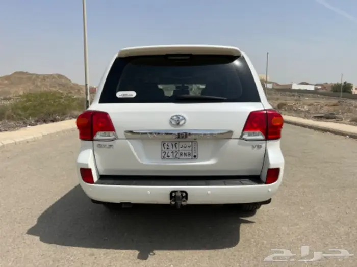 (تم البيع)جيب لاندكرور 2012 مخزن 8