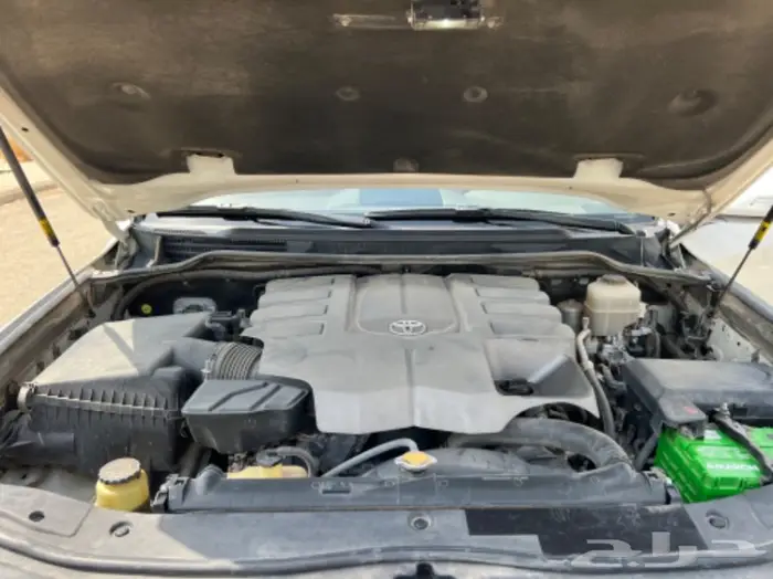 (تم البيع)جيب لاندكرور 2012 مخزن 32