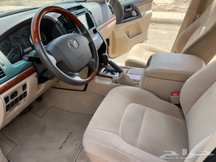 (تم البيع)جيب لاندكرور 2012 مخزن 39