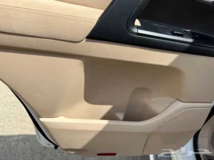 (تم البيع)جيب لاندكرور 2012 مخزن 47