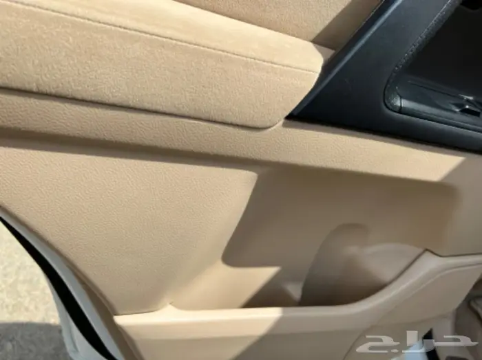 (تم البيع)جيب لاندكرور 2012 مخزن 48