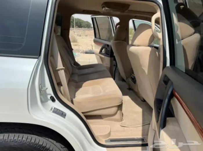 (تم البيع)جيب لاندكرور 2012 مخزن 55