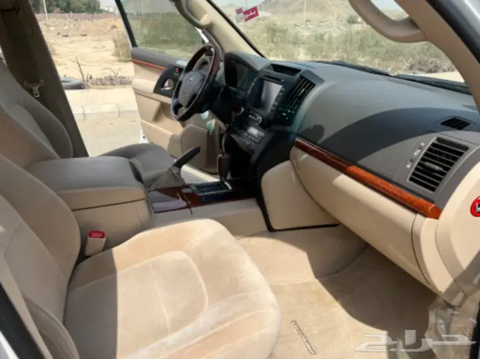 (تم البيع)جيب لاندكرور 2012 مخزن 58