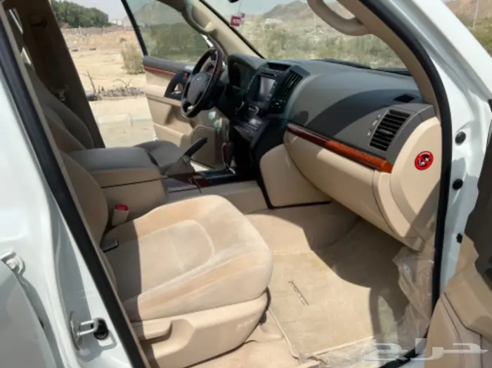 (تم البيع)جيب لاندكرور 2012 مخزن 59