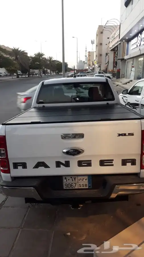 هوك خلفي هايلوكس وفورشنر. وايسوزو 2