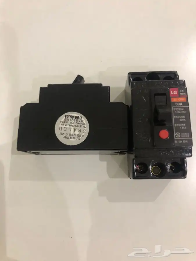 مفتاح او قاطع 30 امبير ماركة LG 3
